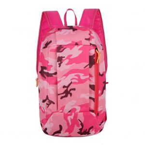 Ultralätt camouflage vandringsryggsäck i rosa med vit bakgrund