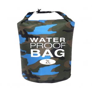 2L grön och blå camouflage mini vattentät väska med vit bakgrund